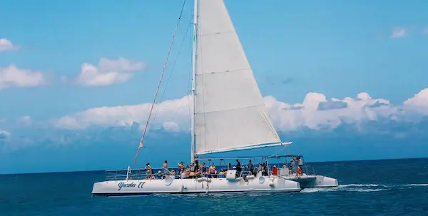 Happy tourist in route to Isla Mujeres